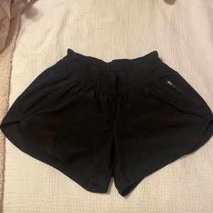 Lululemon tracker short